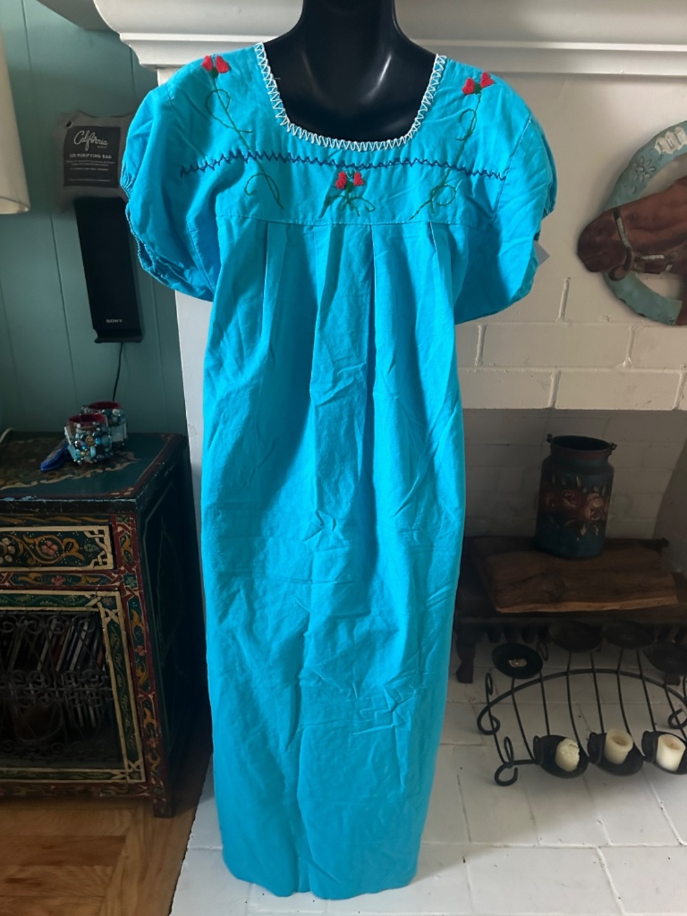 Vintage 70s Mexican Oaxacan/Puebla Turquoise San Antonino Hand Embroidered Dress View 2